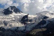 77 Chamanna Coaz, come un nido d'aquila tra ghiacci e nevi perenni